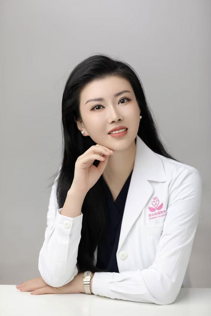 医美从业者的简历之路，专业成长与职业风采展示