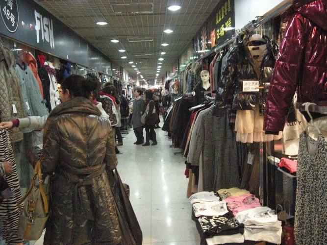 天津外贸服装批发市场的繁荣与发展