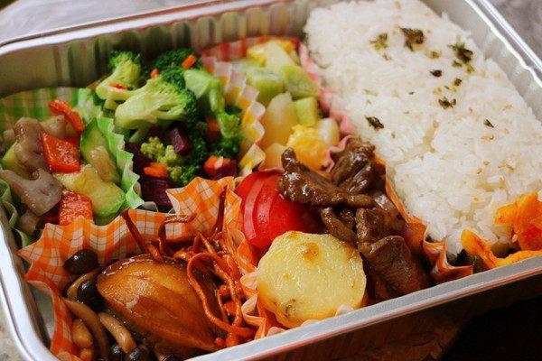 销量最好的外卖菜品，探索热门美食背后的秘密
