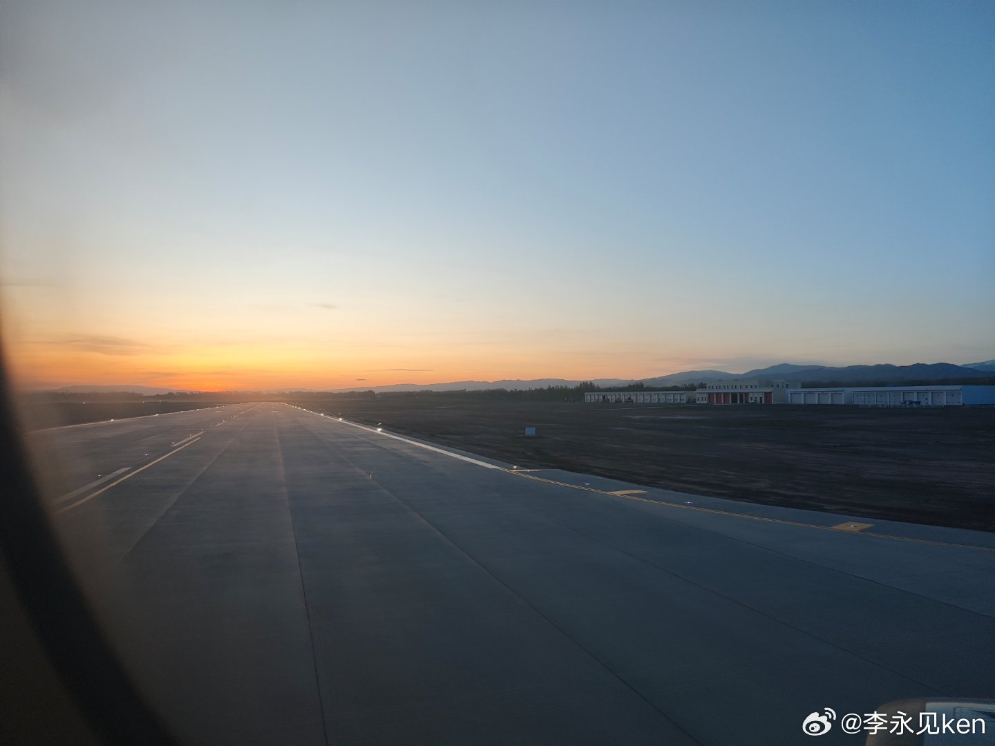 新疆飞往西安，时间与空间的跨越之旅