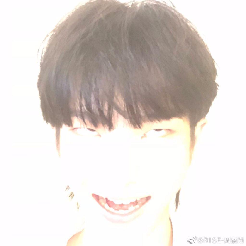 低音小星星，夜晚的静谧与深邃的宇宙之谜