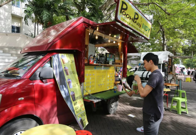 食品车，街头巷尾的美食风景线