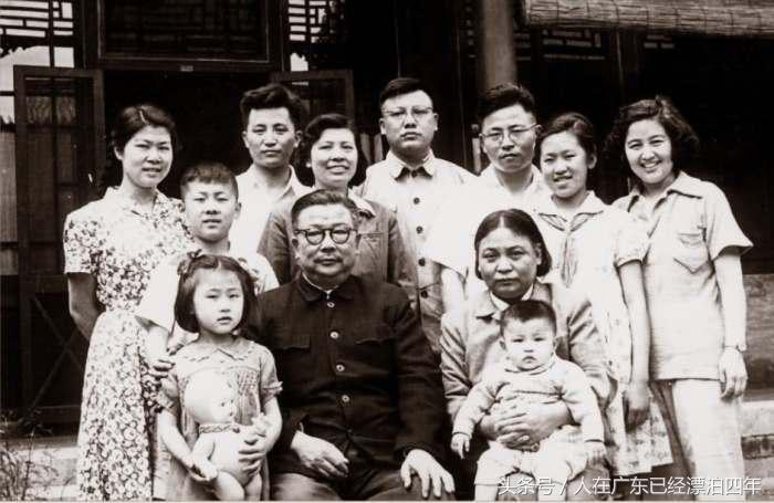 军靴的穿戴指南，如何展现最佳效果？