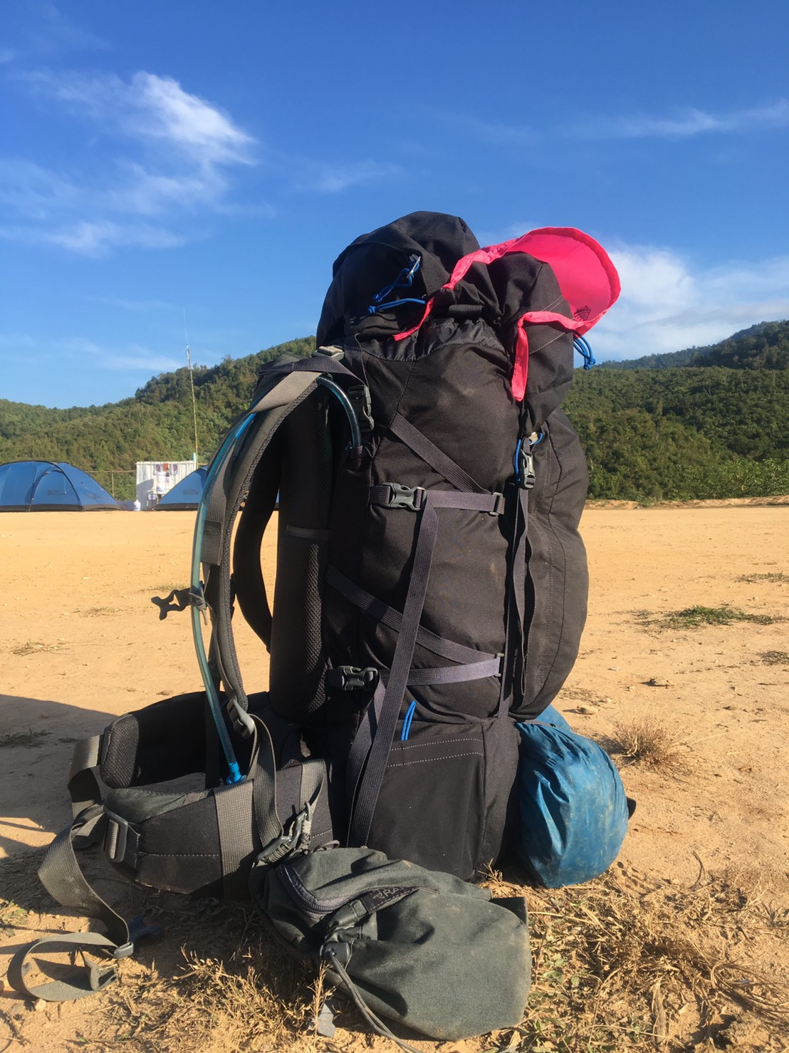 强氧登山包，户外探险必备之选