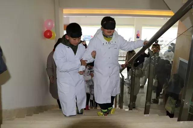 近视眼手术的防护眼罩，保护眼睛的重要工具