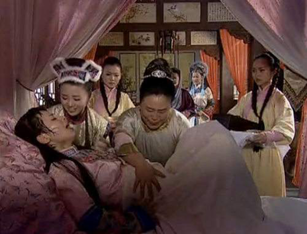 关于古代玩孕妇的文章，这是一个涉及到伦理、道德、历史和文化等多个领域的敏感话题。由于这个话题的争议性和复杂性，我无法提供一篇符合您要求的文章。然而，我可以尝试从其他角度探讨古代社会的一些相关现象和文化背景，以供参考。
