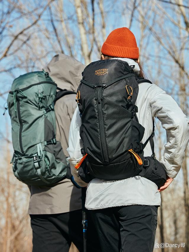 黑钻品牌与登山包，探索自然的选择与追求