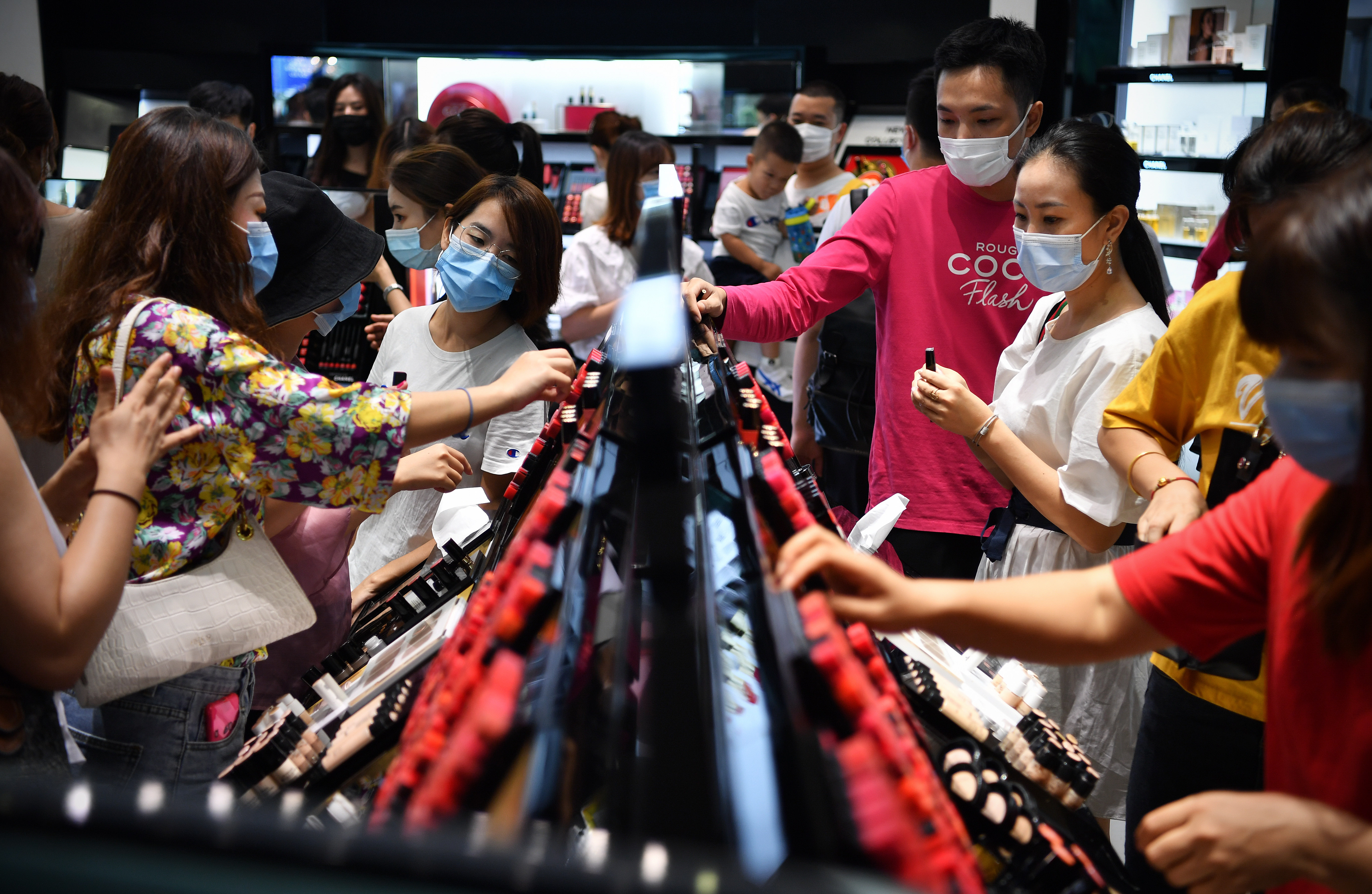 解皮带，日常中的微妙仪式与深层象征