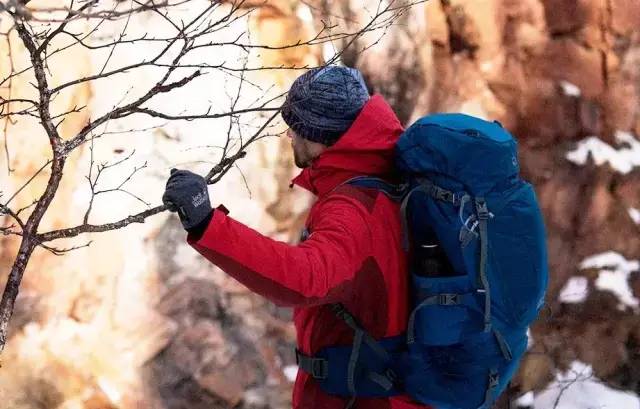 探索极致户外体验，深入了解50L登山包的收纳艺术
