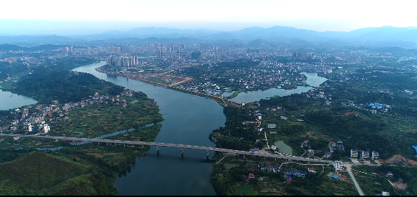 小鹰与登山包的奇妙旅程