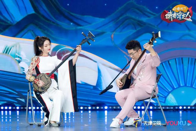 电视综艺节目，娱乐与文化的交融
