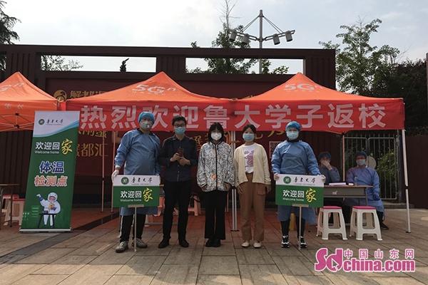 乘坐飞机的服务体验，从订票到降落的全方位解读
