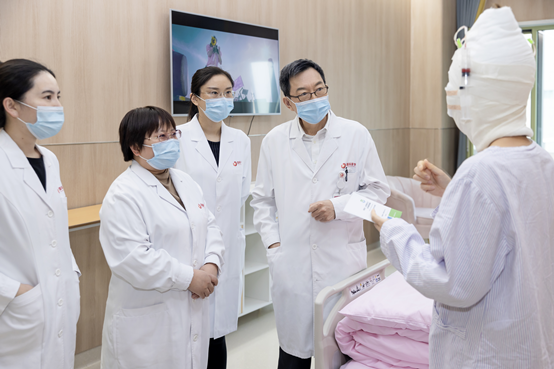 儿科整形专家，守护儿童外貌与功能的艺术医师