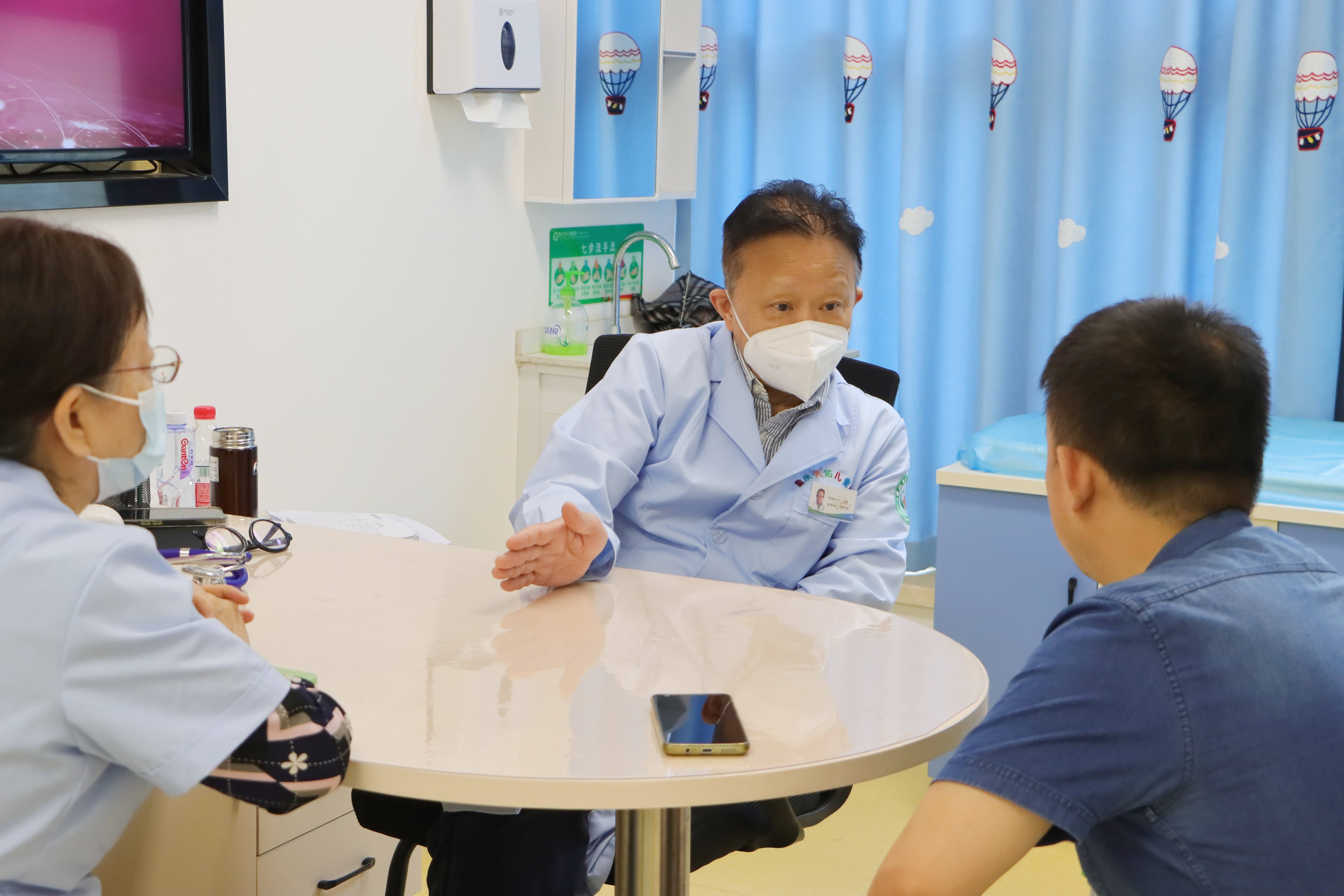 重庆儿童医院脊柱专家——守护儿童健康的坚实后盾