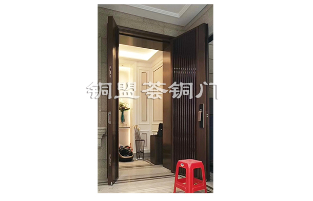 子母仿铜玻璃门，传统与现代的完美融合