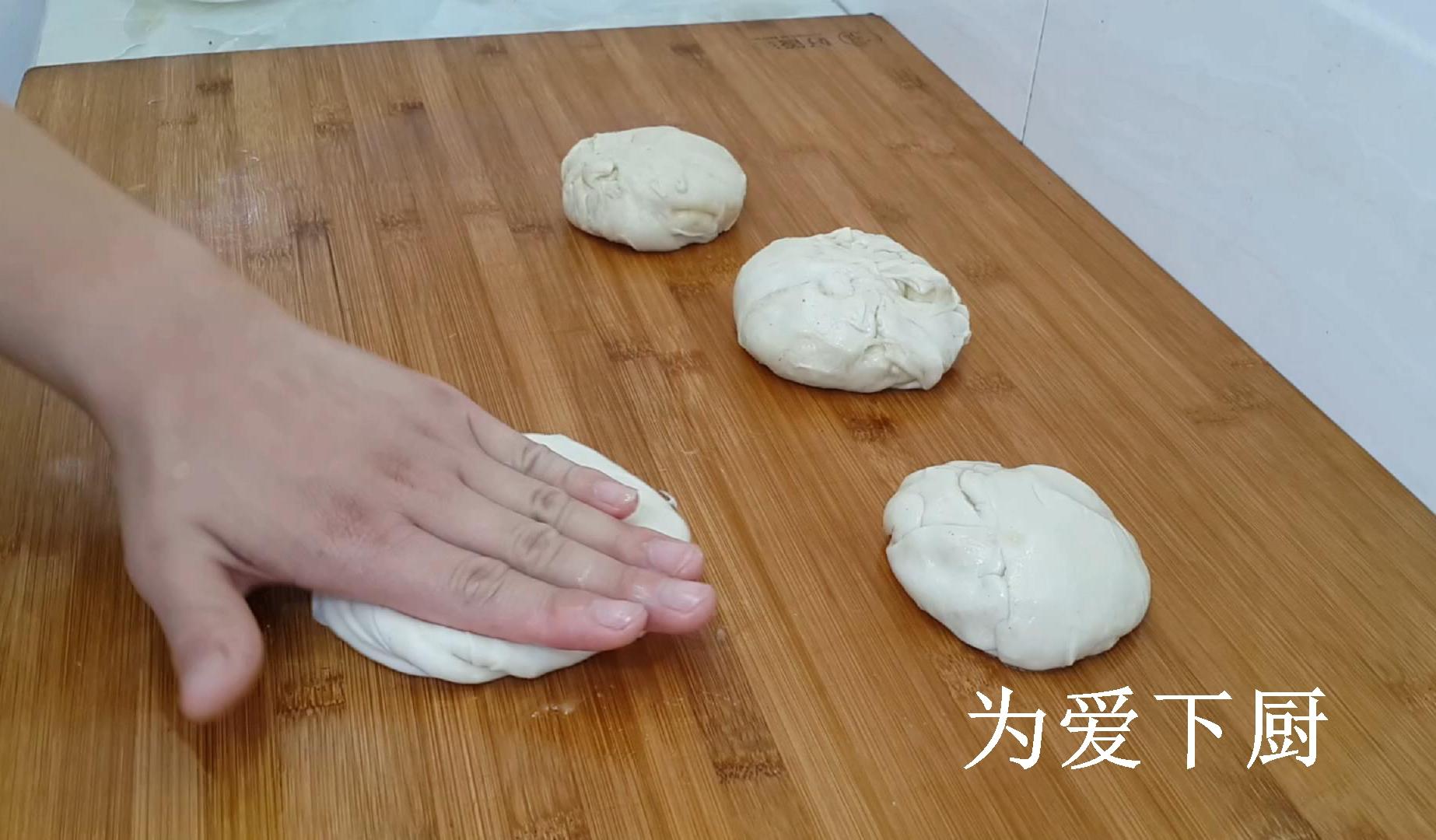 鸡蛋花大饼，一道美味的地方特色小吃