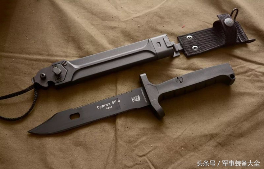 索林根伞兵军刀，战争与艺术之间的完美结合