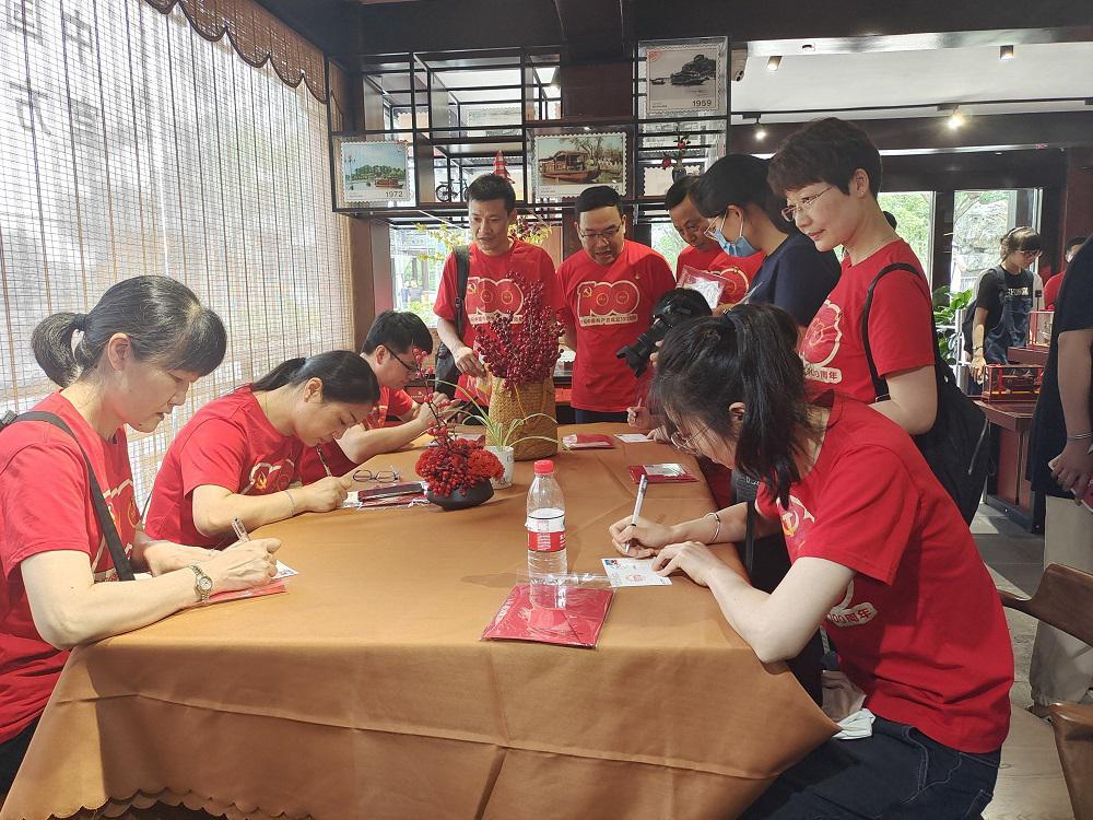 嘉兴一本书店的明信片，文化与生活的交融之地