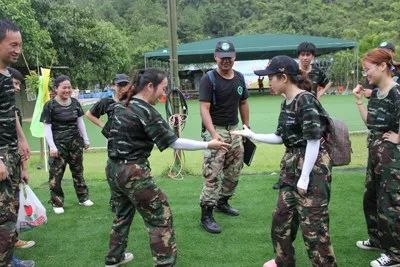 英国伞兵团训练，磨砺精英的严苛考验
