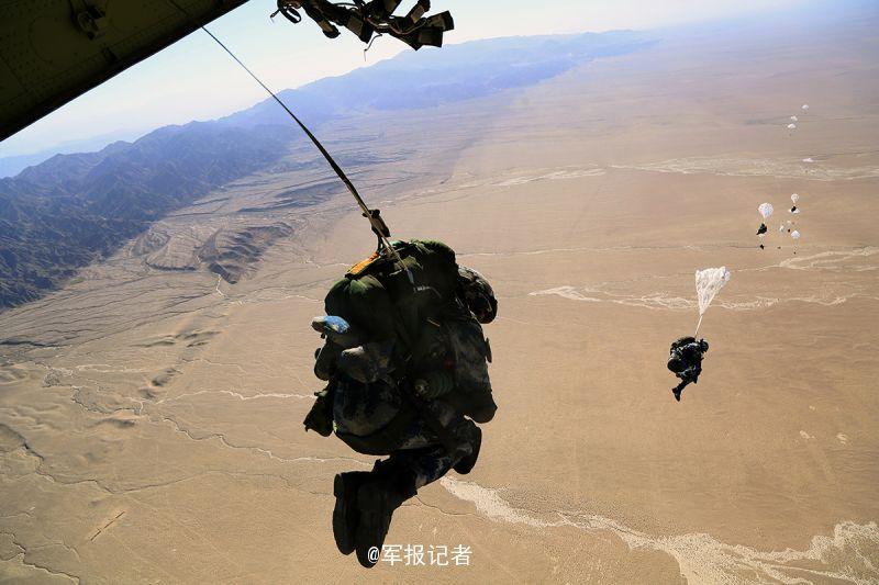 中国伞兵训练，磨砺意志，锻造精英
