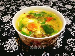 菠菜金针菇蛋花汤，一道营养美味的家常汤品