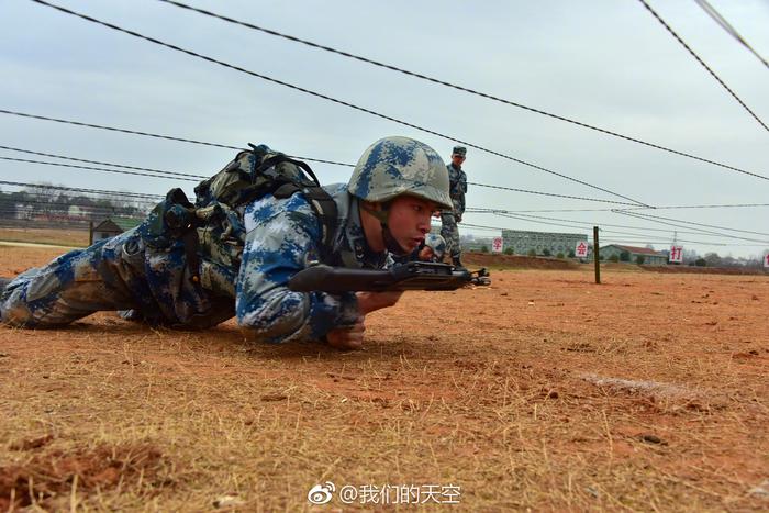 伞兵训练，磨砺意志，锻造精英