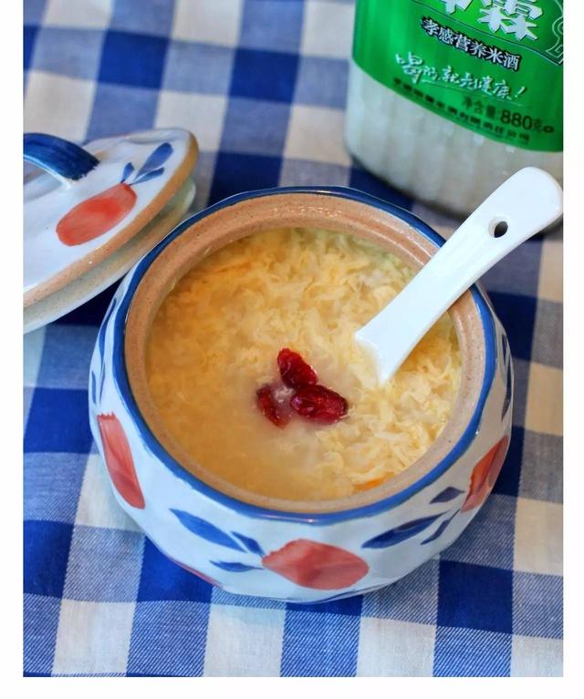 酒酿蛋花羹，传统美食的魅力与现代烹饪的交融