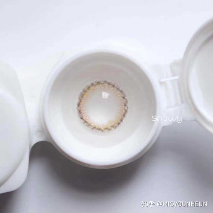 美瞳真假的辨别，聚焦CM美瞳的细节差异